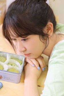 和豪门大佬网恋后我红了